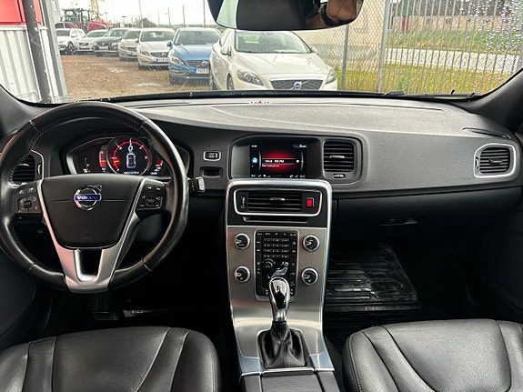 Volvo V60 Cross Country 9 of 27