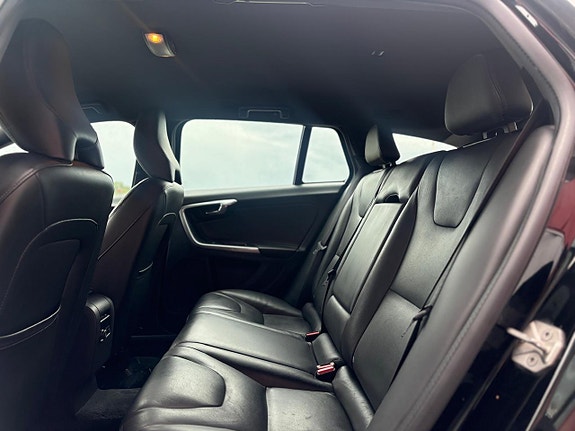 Volvo V60 Cross Country 19 of 27