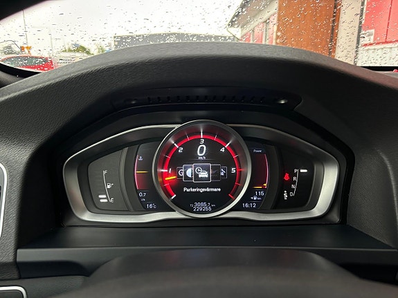 Volvo V60 Cross Country 14 of 27