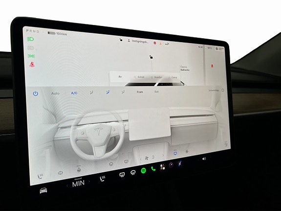 Tesla Model Y 25 of 30