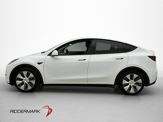 Tesla Model Y 5 of 30