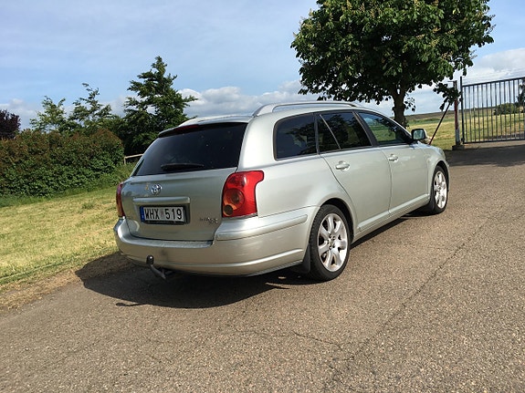 Toyota Avensis 5 of 5