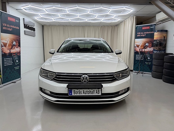 Volkswagen Passat 2 of 5