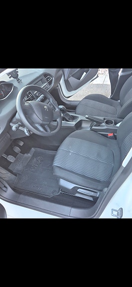 Peugeot 308 4 of 4