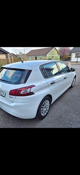 Peugeot 308 3 of 4
