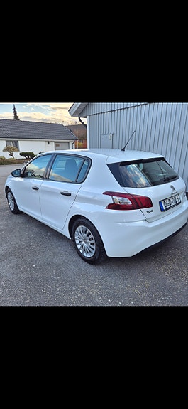 Peugeot 308 2 of 4