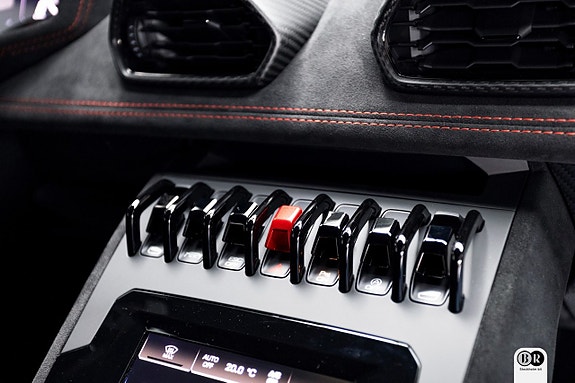 Lamborghini Huracan 19 of 22