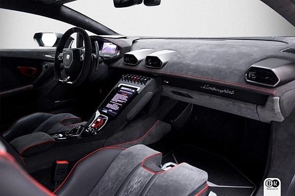 Lamborghini Huracan 17 of 22