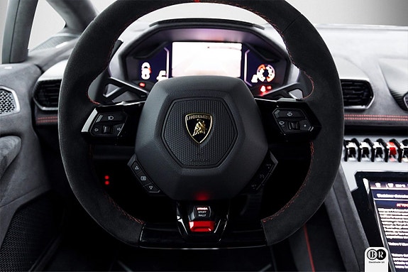 Lamborghini Huracan 18 of 22