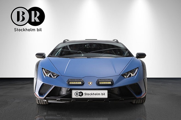 Lamborghini Huracan 2 of 5