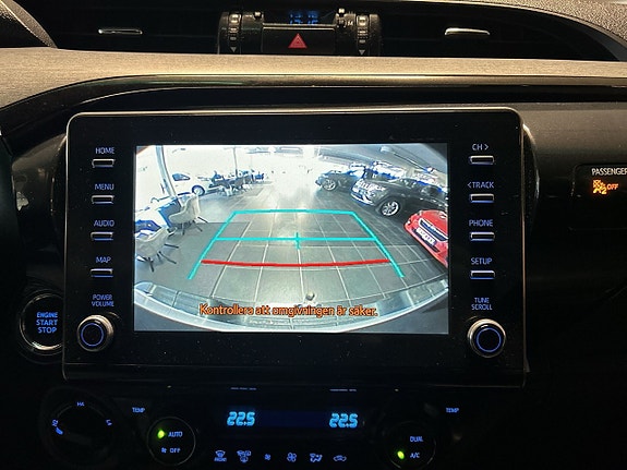 Toyota HiLux 15 of 20