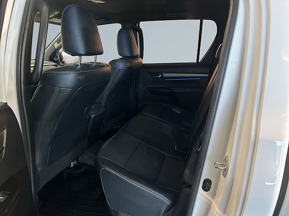 Toyota HiLux 13 of 20