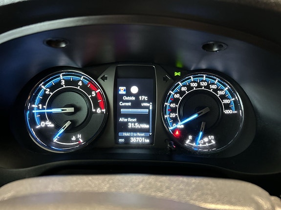 Toyota HiLux 18 of 20
