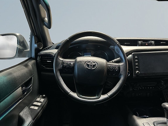 Toyota HiLux 9 of 20