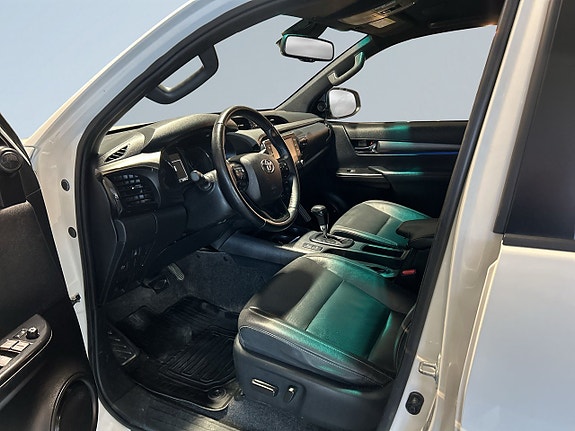 Toyota HiLux 7 of 20