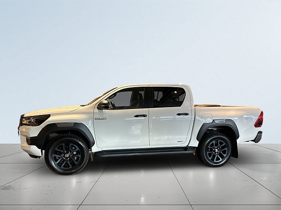 Toyota HiLux 4 of 5