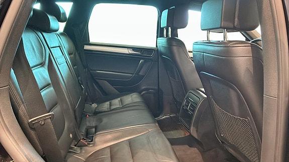 Volkswagen Touareg 5 of 5
