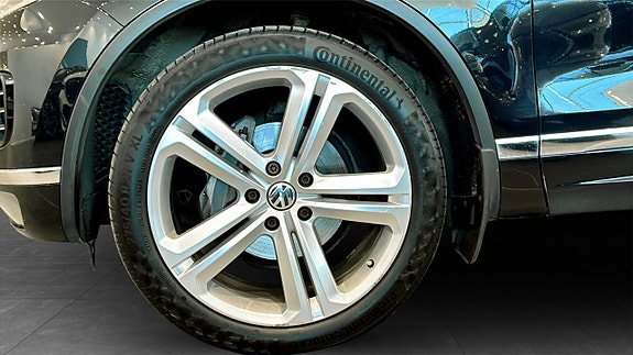 Volkswagen Touareg 9 of 9