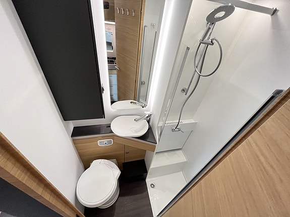 Adria Coral XL 660 SL / ALDE / Automat / 5bältad / Markis / Familjedrömmen/ 24 of 30