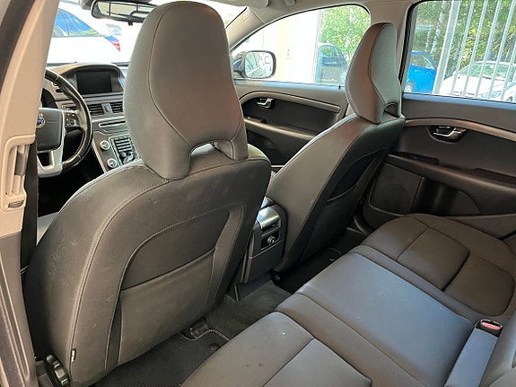 Volvo XC70 6 of 9