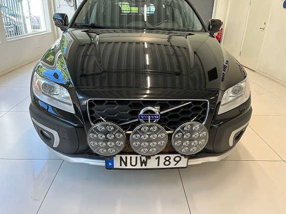 Volvo XC70 2 of 5
