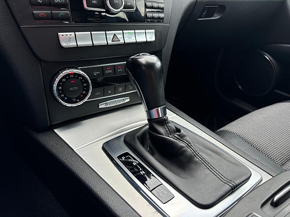 Mercedes-Benz C180 17 of 25