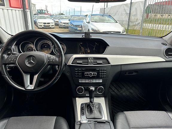 Mercedes-Benz C180 9 of 25
