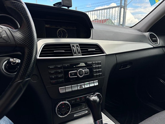 Mercedes-Benz C180 16 of 25