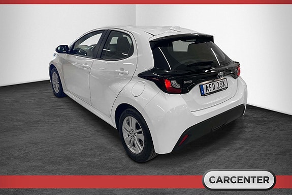 Toyota Yaris 4 of 15