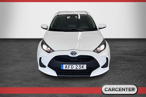 Toyota Yaris 2 of 15