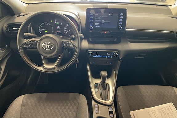 Toyota Yaris 9 of 15
