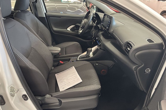 Toyota Yaris 13 of 15