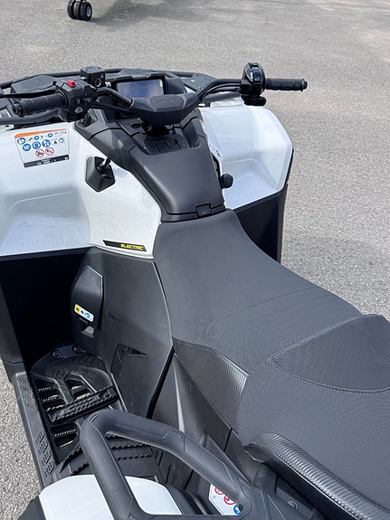 Can-Am Outlander EV T3 MAX 4 of 4