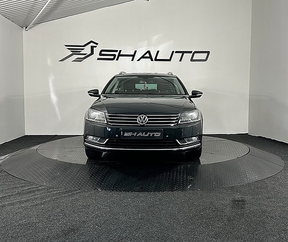 Volkswagen Passat 2 of 5