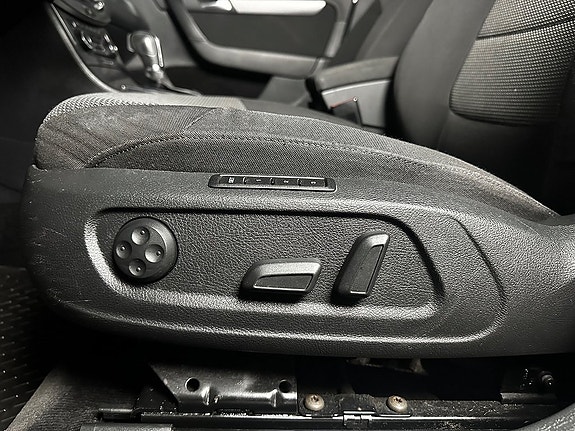 Volkswagen Passat 17 of 17