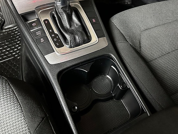 Volkswagen Passat 16 of 17