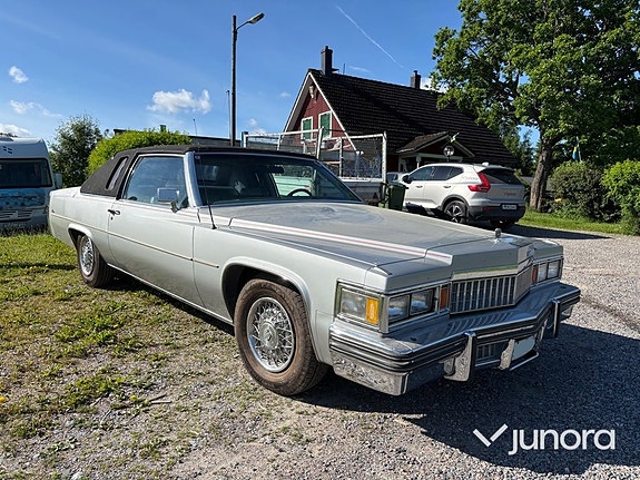 Cadillac Deville 7 of 23