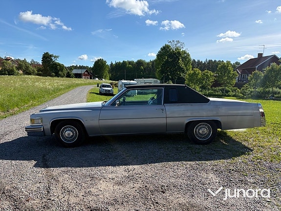 Cadillac Deville 2 of 23