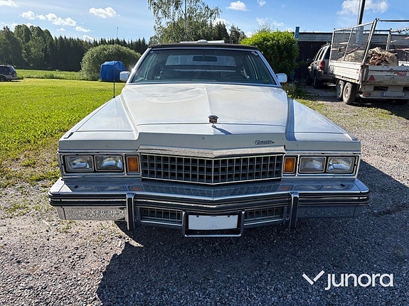 Cadillac Deville 8 of 23