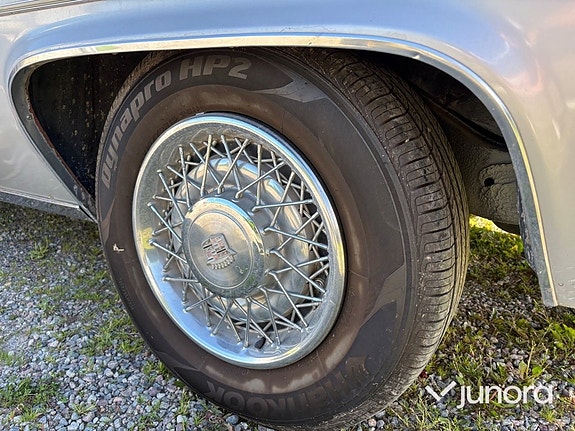 Cadillac Deville 21 of 23
