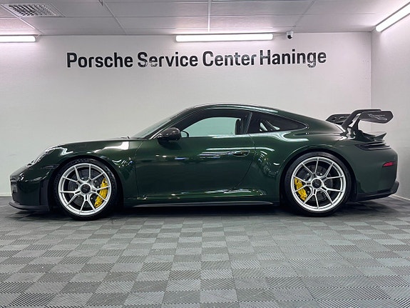 Porsche 911 2 of 5