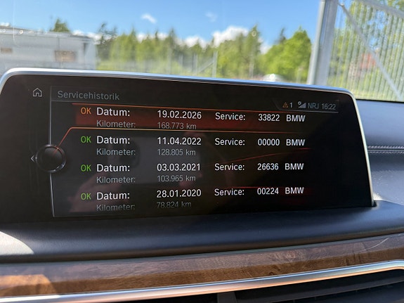 BMW 750i 17 of 20