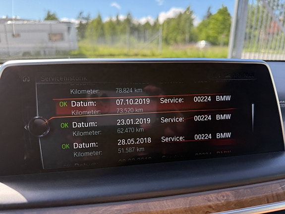 BMW 750i 18 of 20