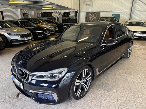 BMW 750i 7 of 20