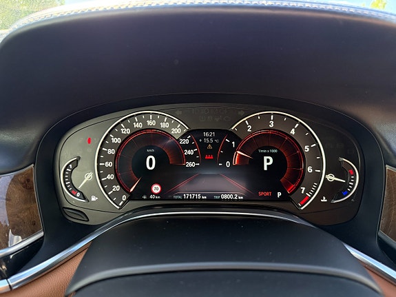 BMW 750i 14 of 20