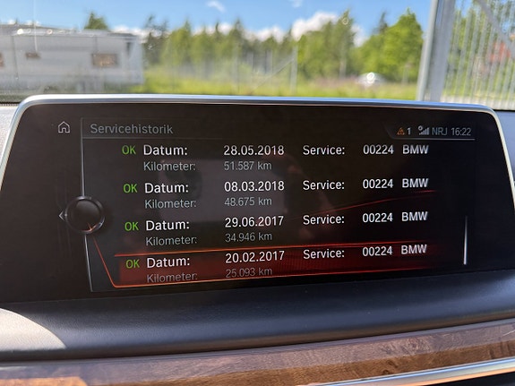 BMW 750i 19 of 20
