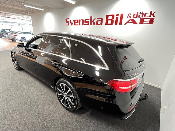 Mercedes-Benz E300 de 7 of 25