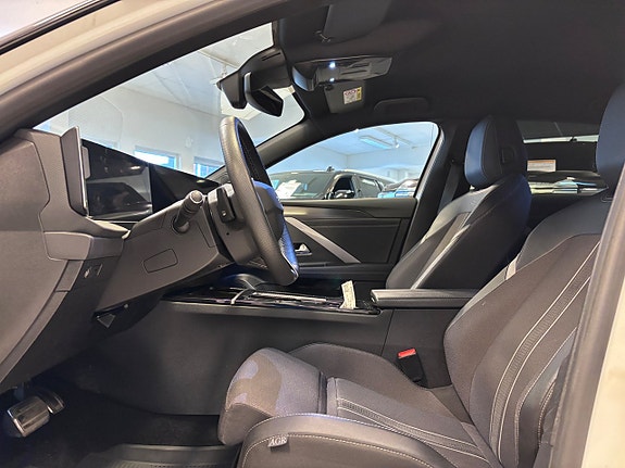 Opel Astra 8 of 16