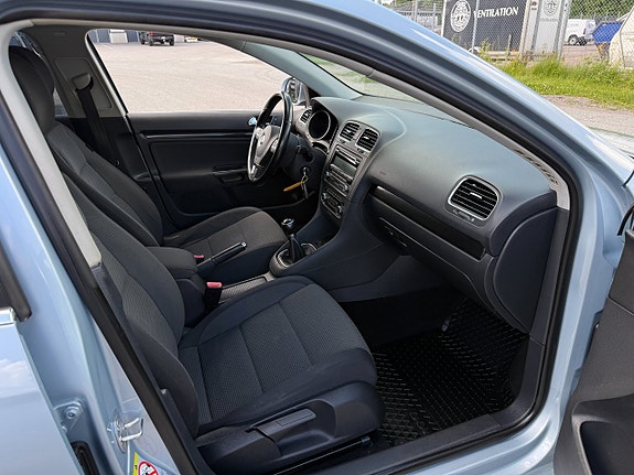 Volkswagen Golf VI 10 of 19