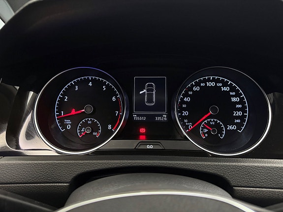 Volkswagen Golf VII 21 of 30